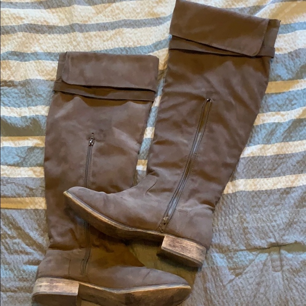 Tan Knee High Boots Size 9.5